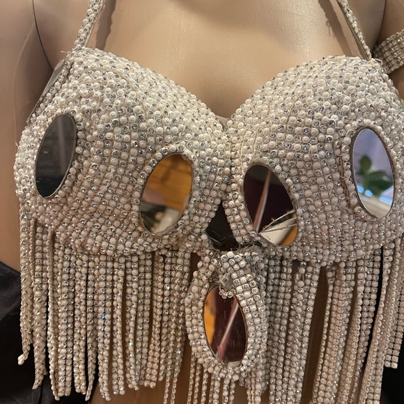 Bellydance costume white rhinestones and mirrors. Hand made by Marliza Pons 32D - Picture 5 of 13